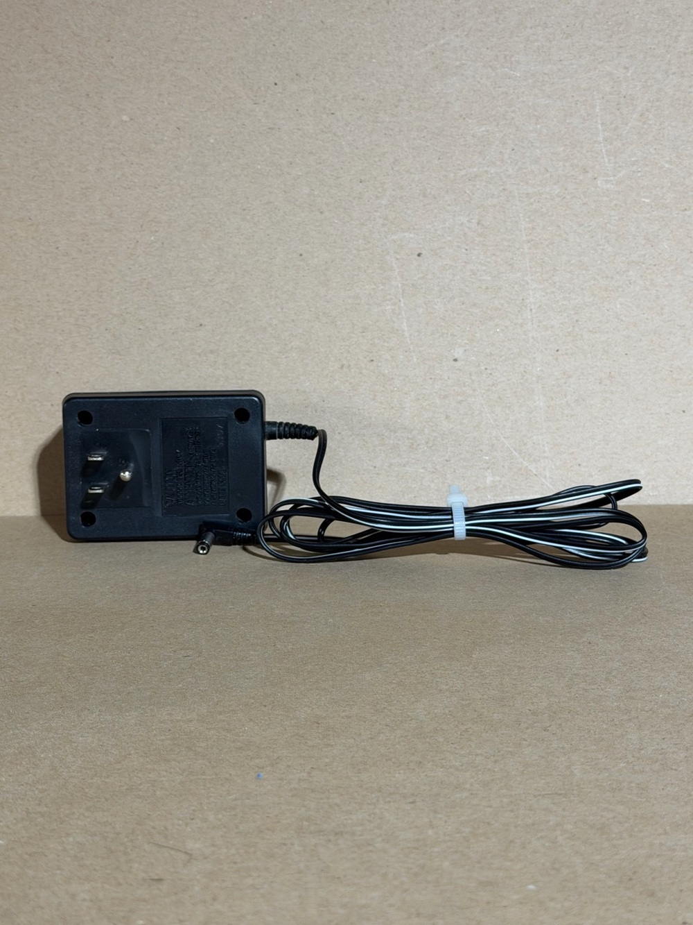 OEM Uniden AD-630U AC Adapter Power Supply 13.8V 700mA Charger